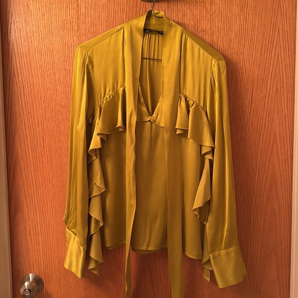 Zara Chartreuse Satin Blouse with bow size XS - Picture 4 of 7